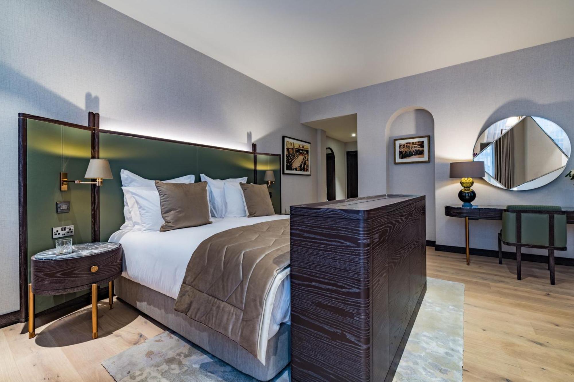 Stock Exchange Hotel, Manchester, Autograph Collection Екстер'єр фото A bedroom at The Ivy Collection