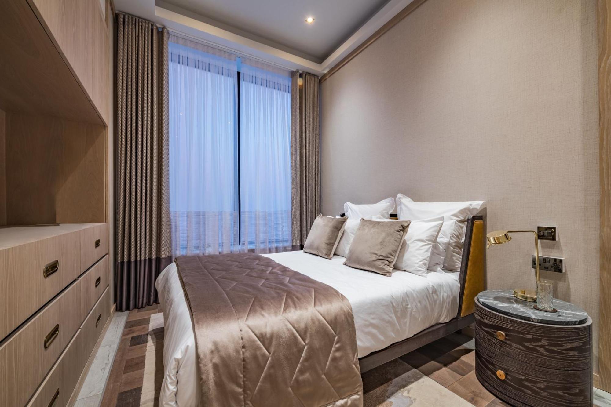 Stock Exchange Hotel, Manchester, Autograph Collection Екстер'єр фото A bedroom at The Ritz London