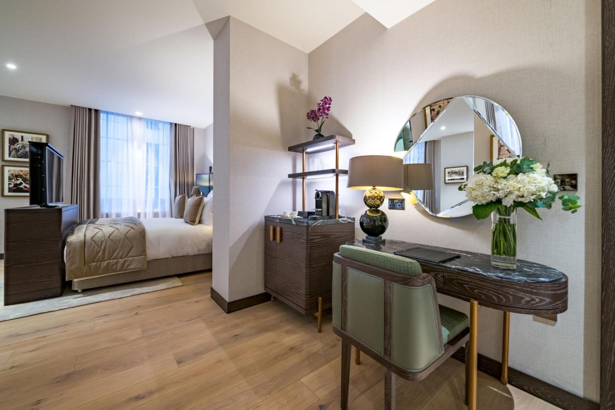 Stock Exchange Hotel, Manchester, Autograph Collection Екстер'єр фото A bedroom at The Ivy Collection