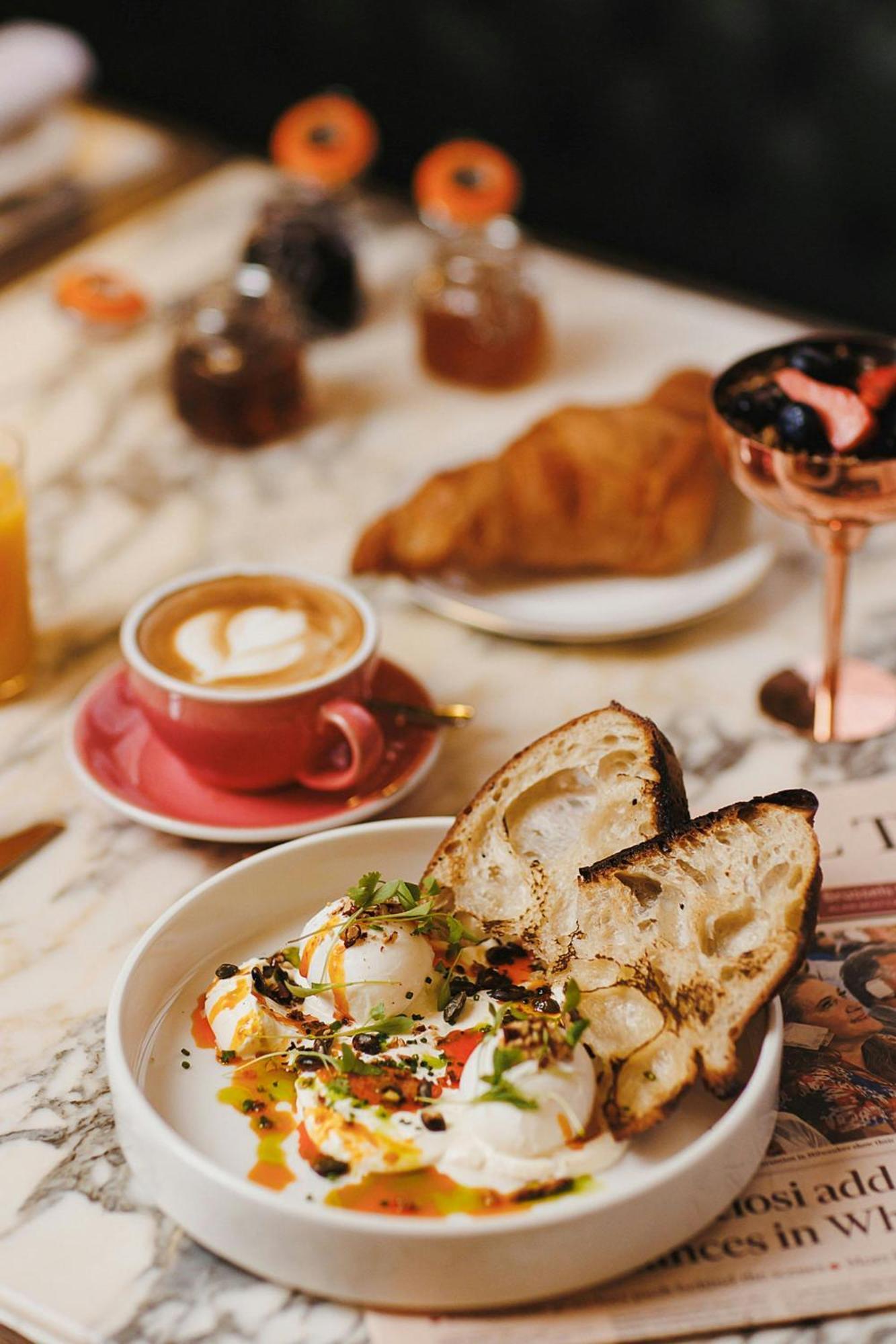 Stock Exchange Hotel, Manchester, Autograph Collection Екстер'єр фото A typical breakfast in Paris