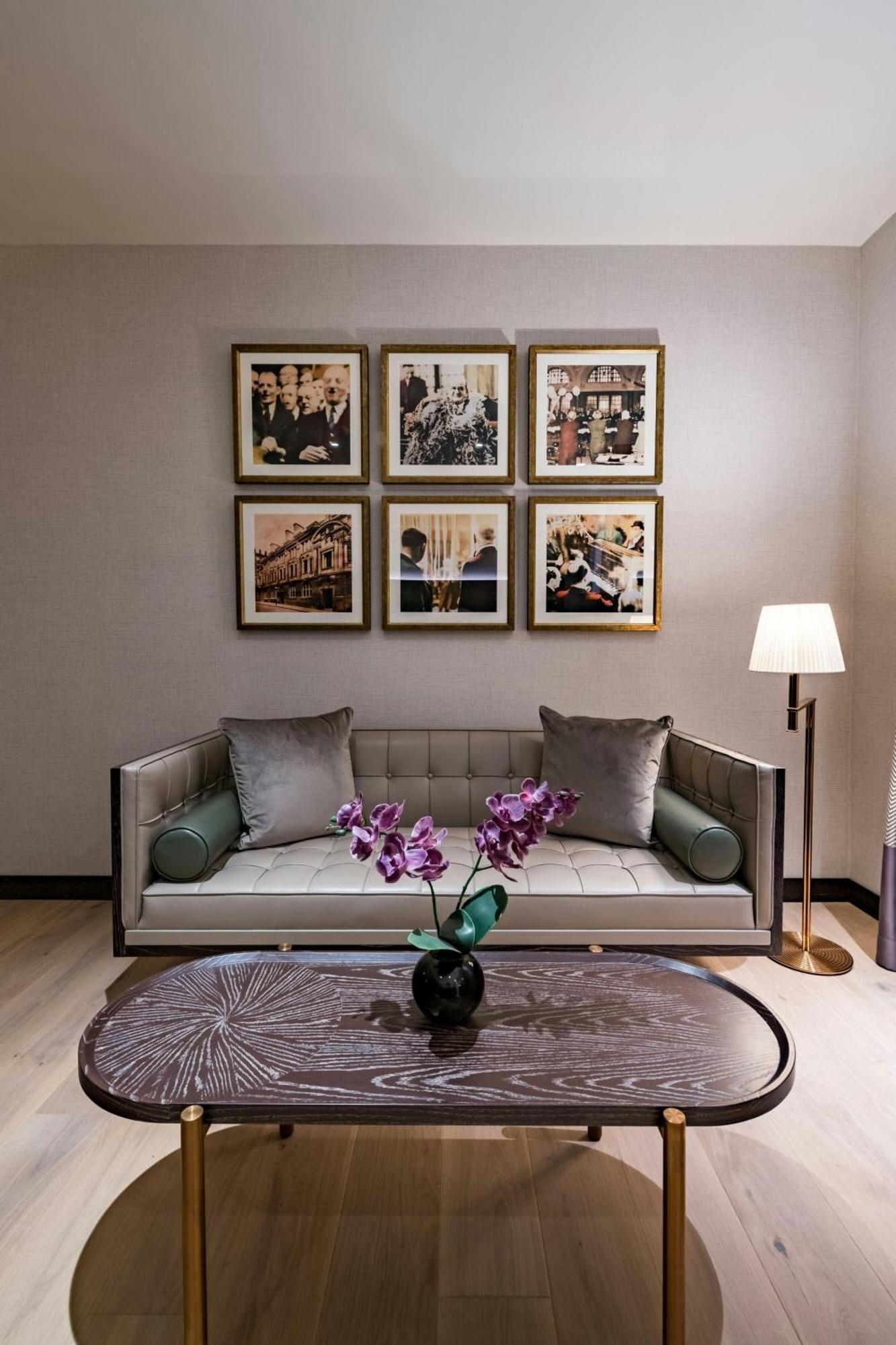 Stock Exchange Hotel, Manchester, Autograph Collection Екстер'єр фото A settee
